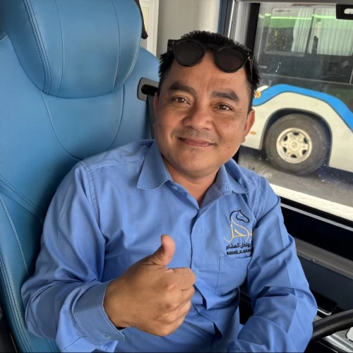Kisah Muhammad Surdi: dari Kunci Inggris ke Setir Bus Haji