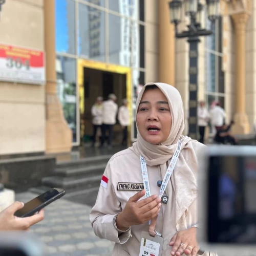 Kisah Eneng Kusnani, Satu-satunya Perempuan yang Pimpin Sektor 3 Daker Makkah PPIH Arab Saudi