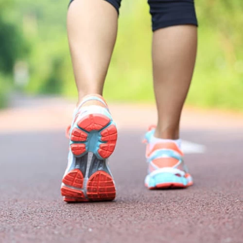 30 Menit Jalan Kaki Setiap Hari Apakah Cukup untuk Menjaga Tubuh Tetap Fit? Ini Penjelasannya!