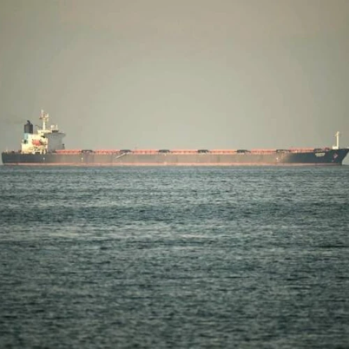 Blokade Hormuz Kian Memanas, Kapal Perang AS Cegat 2 Kapal Tanker yang Coba Tinggalkan Iran