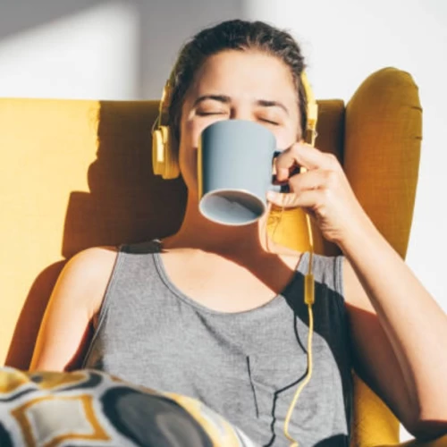 Ternyata Mendengarkan Musik di Waktu Pagi Bisa Jadi Kunci Awal Hidup Produktif, Ini Penjelasannya!