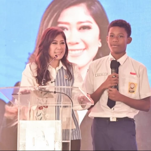 Durasi Anak Bermedsos Masih Tinggi, Menkomdigi Tegaskan Pengendalian Ruang Digital