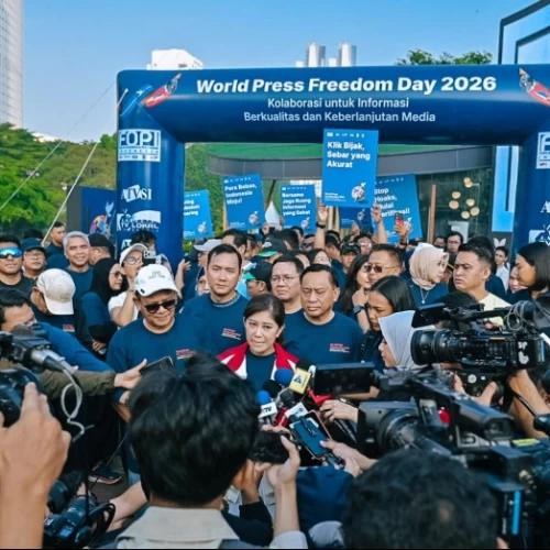 Di Tengah Banjir Informasi Digital, Menkomdigi Tegaskan Jurnalis Jadi Benteng Terakhir Kebenaran