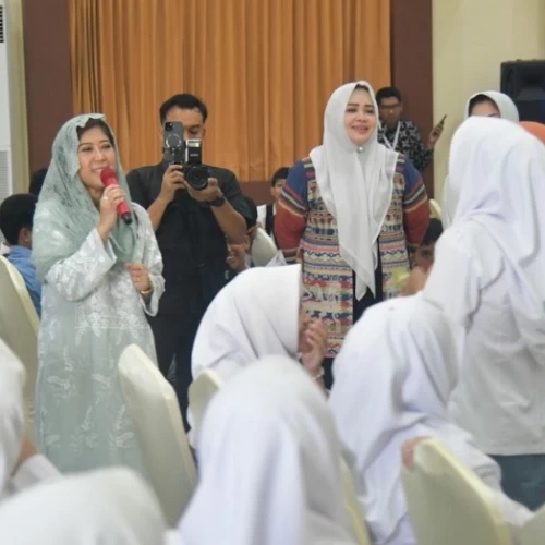 Menkomdigi: Pesantren Jadi Benteng Utama untuk Lindungi Generasi Muda dari Ancaman Digital