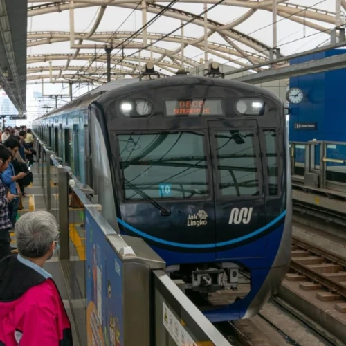 Asyik! Besok Naik Transjakarta, MRT, dan LRT Cuma Rp1