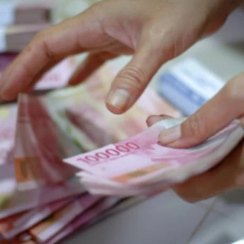 Rupiah Tertekan, Kini di Posisi Rp17.405 per Dolar AS Imbas Konflik Timur Tengah Memanas