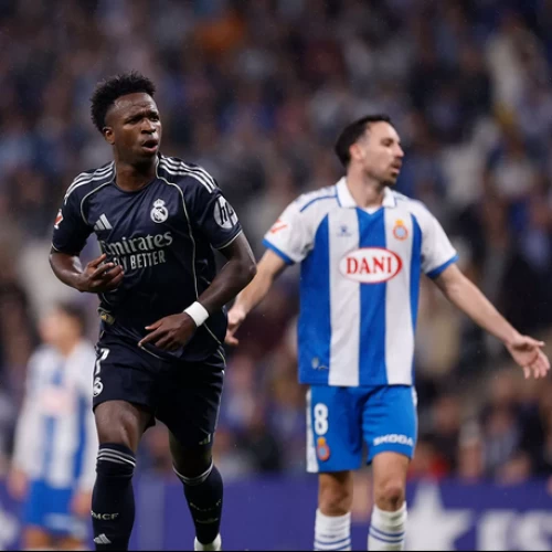 Real Madrid Tunda Pesta Juara Barcelona usai Bungkam Espanyol 2-0