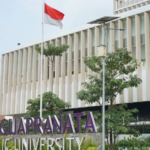 Membanggakan! Kampus SCU Pertahankan Posisi Perguruan Tinggi Swasta Terbaik versi EduRank