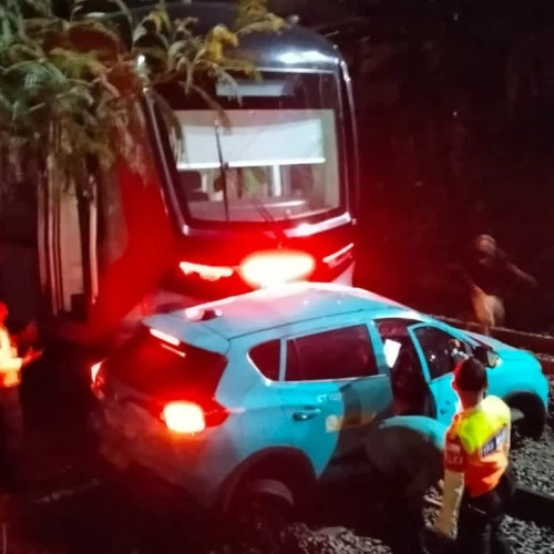Polda Metro Jaya Ungkap Kronologi Taksi Listrik Mati di Perlintasan hingga Picu Tabrakan Kereta di Bekasi