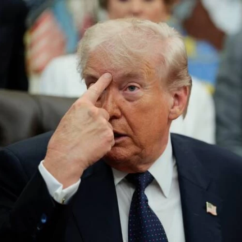 Trump Mundur Sementara, Setop Pandu Kapal Keluar dari Hormuz untuk Beri Ruang Kesepakatan dengan Iran