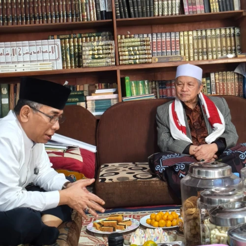 Sowan Kyai Khos NU Sukabumi, Gus Yahya Didoakan 2 Periode