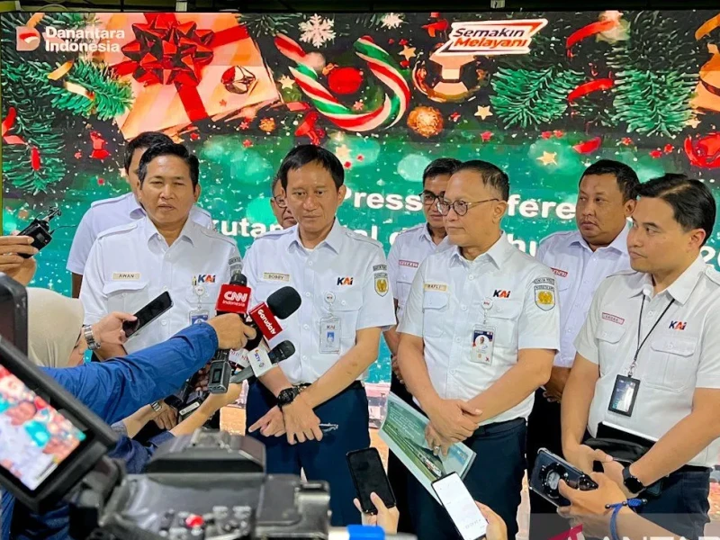 Dirut KAI Tegaskan Keselamatan Jadi Fokus Utama Layanan Kereta saat Libur Natal dan Tahun Baru
