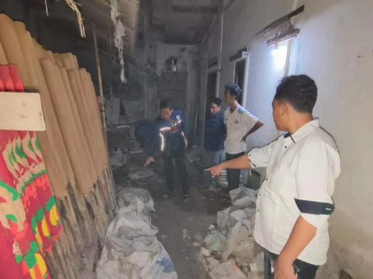 Keji! Tante Habisi Kemenakan Berusia 7 Tahun, Jasad Korban Disembunyikan di Balik Terpal