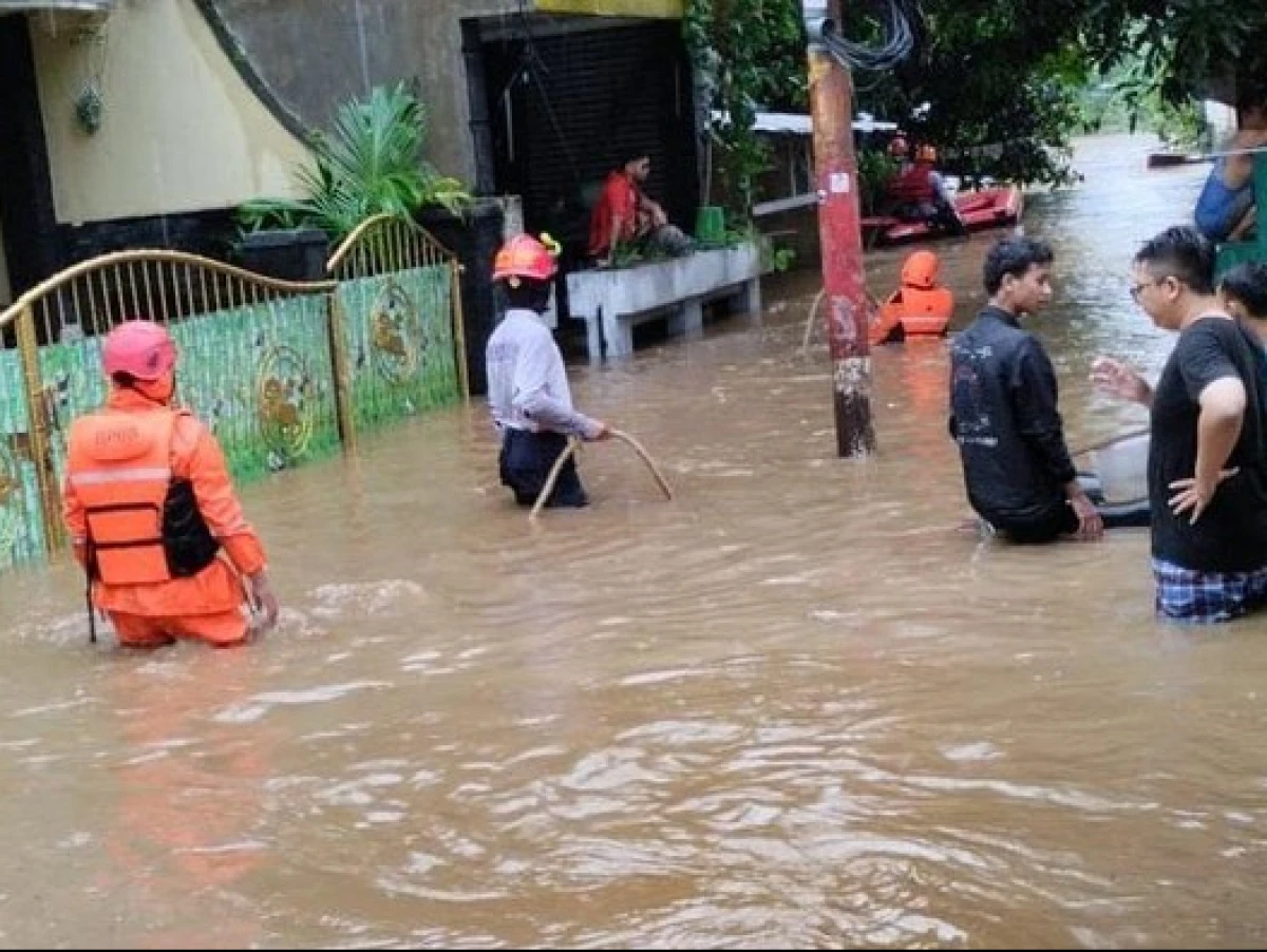 Diguyur Hujan Deras Semalaman, 38 RT di Jakarta Terendam Banjir