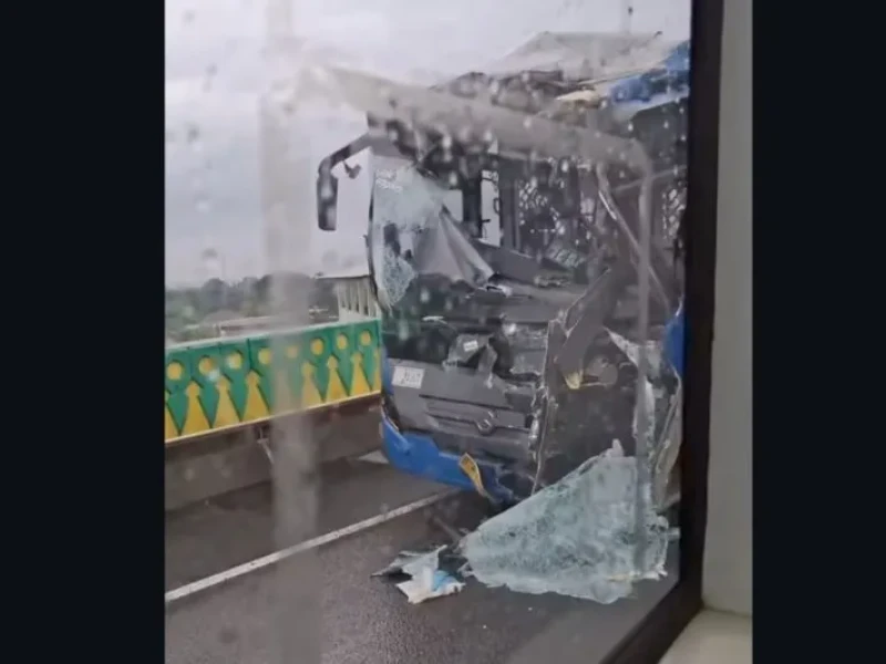 Penyebab 2 Bus Transjakarta Kecelakaan di 'Jalur Langit' Masih Diinvestigasi