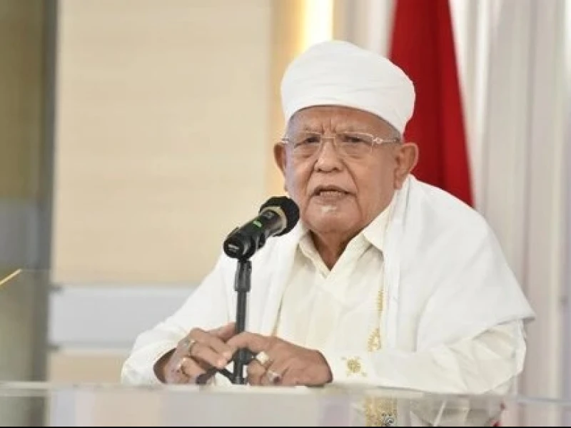 Profil KH Syukron Makmun: Singa Podium, Pengasuh Pesantren Daarul Rahman