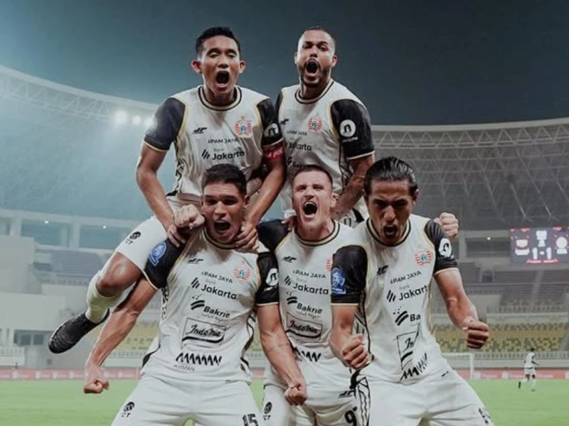Persija Tekuk Arema 2-1, Laga Sempat Diwarnai Keributan