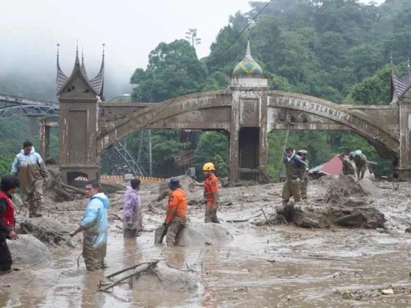 Update Korban Banjir di Sumbar: 3.900 Keluarga Mengungsi, 23 Orang Meninggal