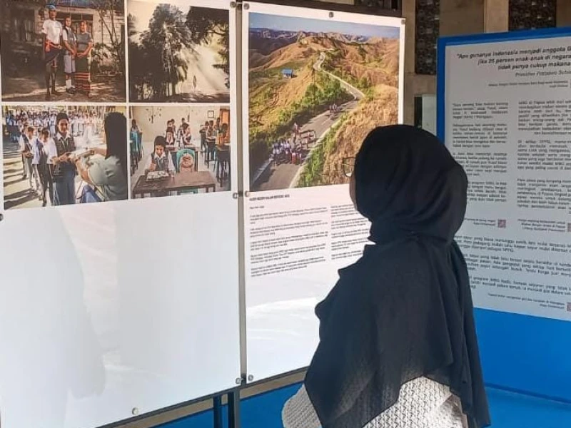 Saat Pengunjung Masjid Istiqlal Tersentuh dengan Potret Anak-anak Papua dalam Pameran Fotografi