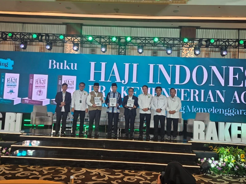 Rektor UIN Banten Prof Ishom Jadi Koordinator Penulis Buku 'Haji di Era Kemenag' yang Diperkenalkan saat Rakernas