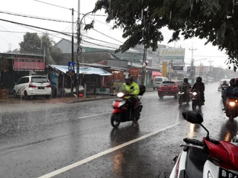 Jelang Nataru, BMKG Sebut Sebagian Wilayah Jabodetabek Bakal Diguyur Hujan Sepanjang Hari Ini