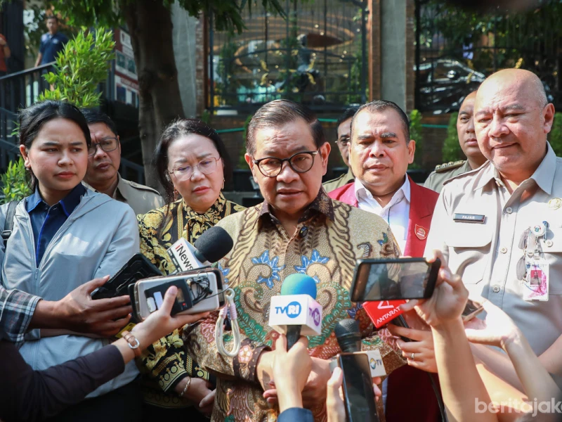 Pramono Umumkan UMP Jakarta 2026 Naik Jadi Rp5,7 Juta