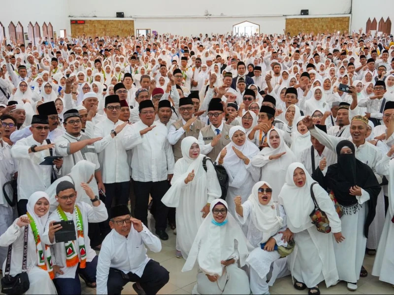 Menhaj Gus Irfan Tunjukkan Terobosan Strategis Kemenhaj di Depan Ribuan Jemaah Haji