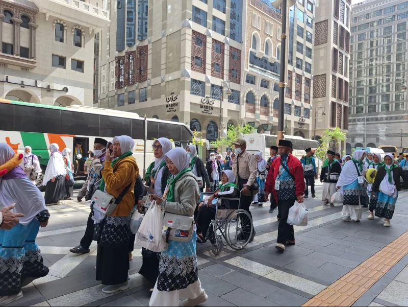 Jemaah Haji Diimbau Minum Air Putih Setiap Lima Menit agar Tidak Dehidrasi