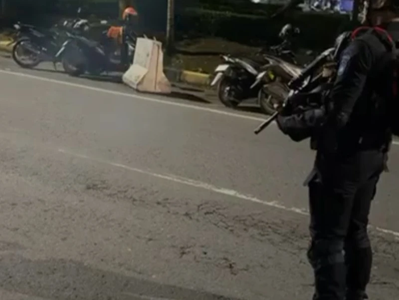 Geger! Tas Mencurigakan Ditemukan di Pintu Tol Banyumanik, Jibom Brimob Turun Tangan