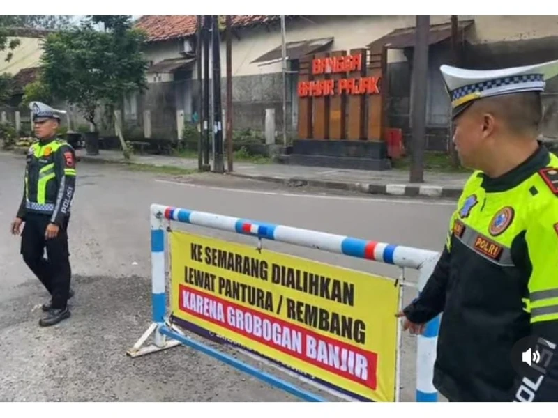 Imbas Banjir, Jalan Utama Semarang-Grobogan Lumpuh Total, Jalur Kendaraan Dialihkan ke Pantura