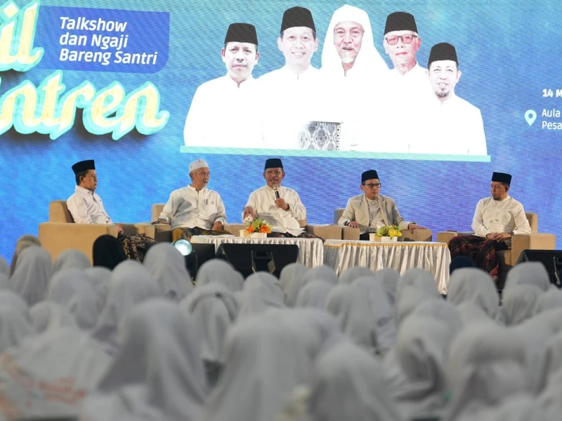 Takjil Pesantren di Lirboyo, Kemenag Ajak Santri Bangun Karakter Hebat dan Inspiratif untuk Masa Depan Bangsa