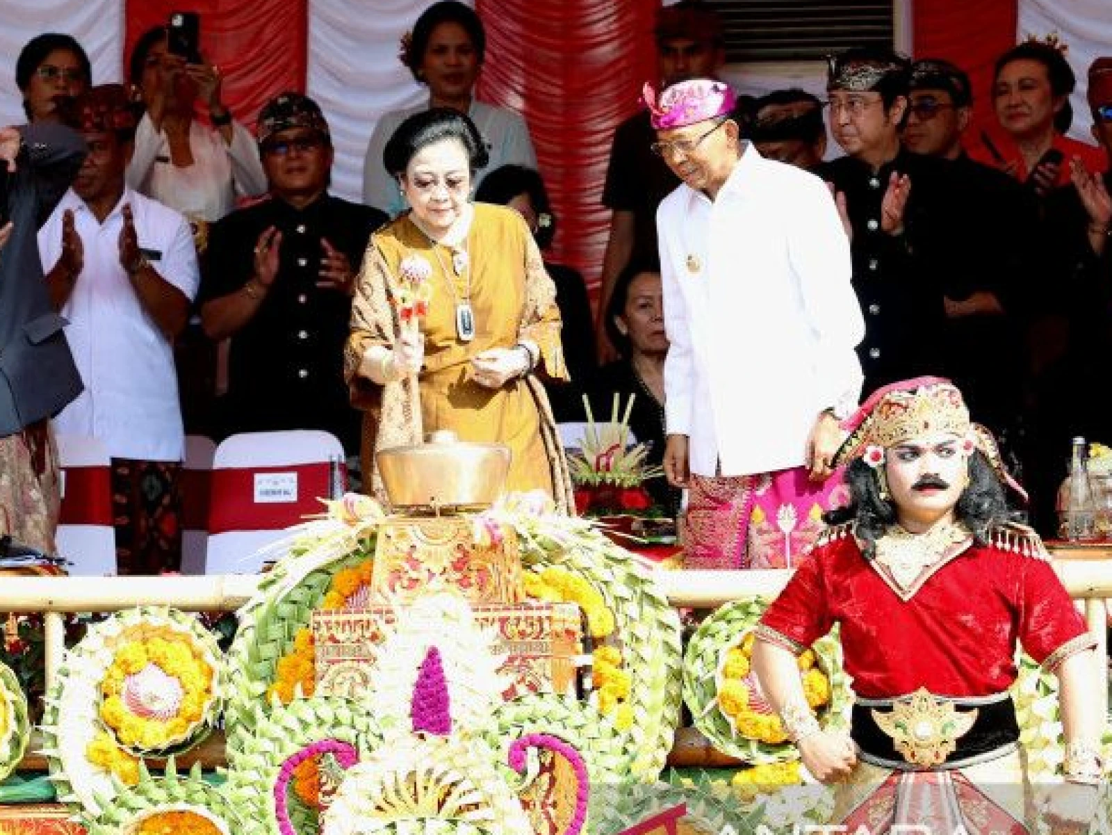 Megawati Ajak Generasi Muda Cintai Budaya Indonesia