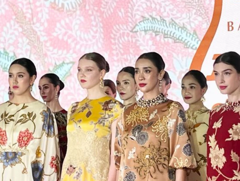 Momen Idul Fitri, Batik Danar Hadi Persembahkan Koleksi Sekar Setaman