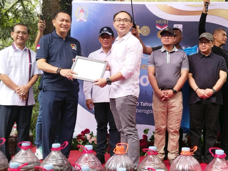 Penuangan 10.000 Liter Eco Enzyme Gemabudhi Catat Rekor MURI, Simbol Kolaborasi Lintas Sektor
