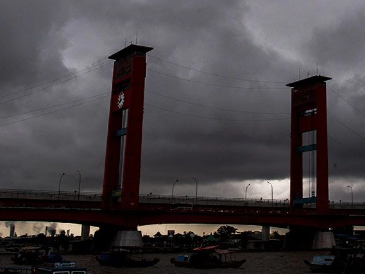 Hujan Lebat-Angin Kencang Diprakirakan Terjadi di Beberapa Wilayah Hari Ini