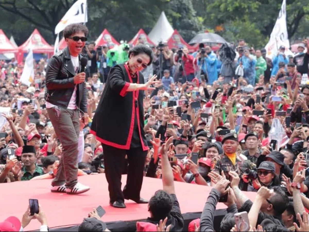 Kampanye Ganjar-Mahfud di Bandung, Slank Ajak Megawati Bernyanyi-Joget Bersama