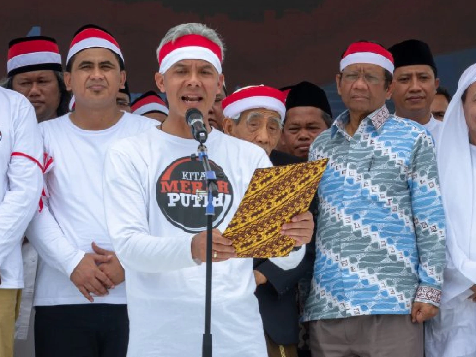 Muncul di Survei IPO, Ganjar Beberapa Kali Bertemu Mahfud MD