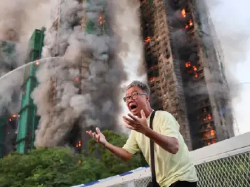 Kebakaran Dahsyat Hanguskan Rumah Susun di Hong Kong, 44 Tewas dan Ratusan Warga Belum Ditemukan