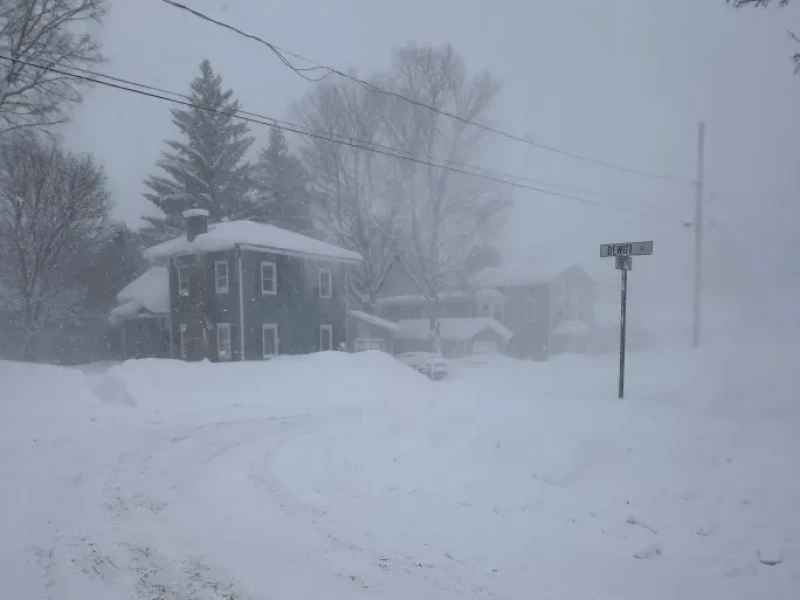 Badai Salju dan Es Tebal Bekukan AS: 8.000 Penerbangan Dibatalkan, Jutaan Warga Terancam