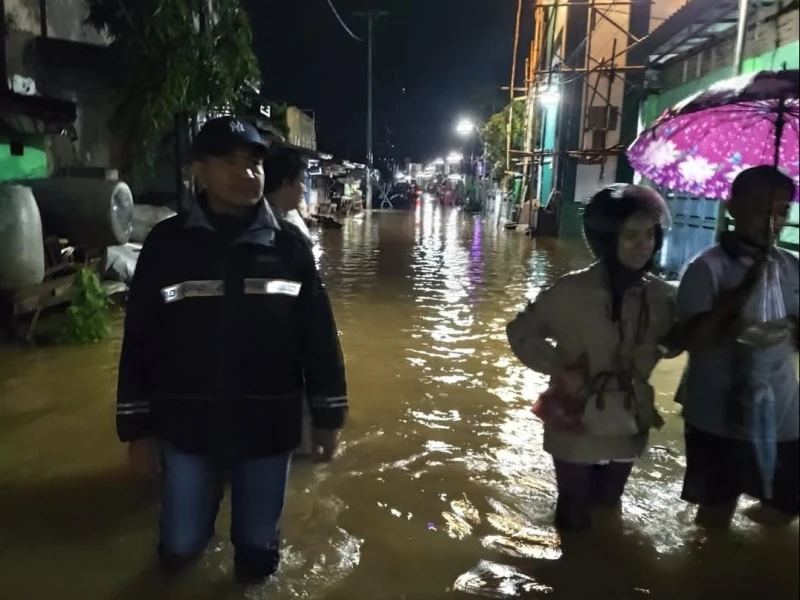 Banjir dan Longsor Terjang 13 Lokasi di Kabupaten Batang, Belasan Ribu Orang Mengungsi
