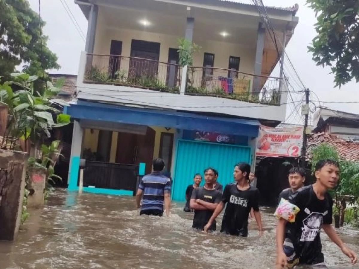 Banjir Landa 4 Kelurahan di Jaksel, Ketinggian Air Capai 130 Meter