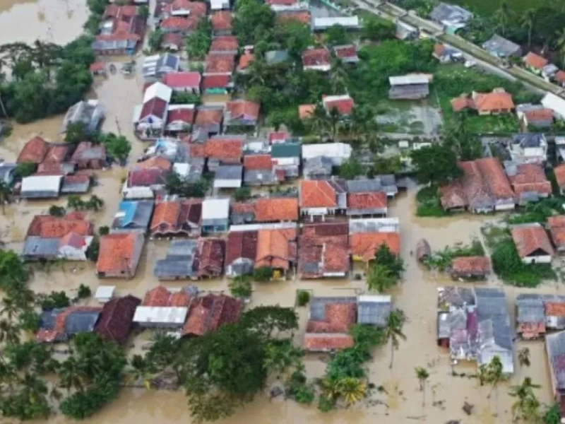 Sungai Citarum dan Cibeet Meluap, Banjir Terjang 20 Kecamatan di Karawang