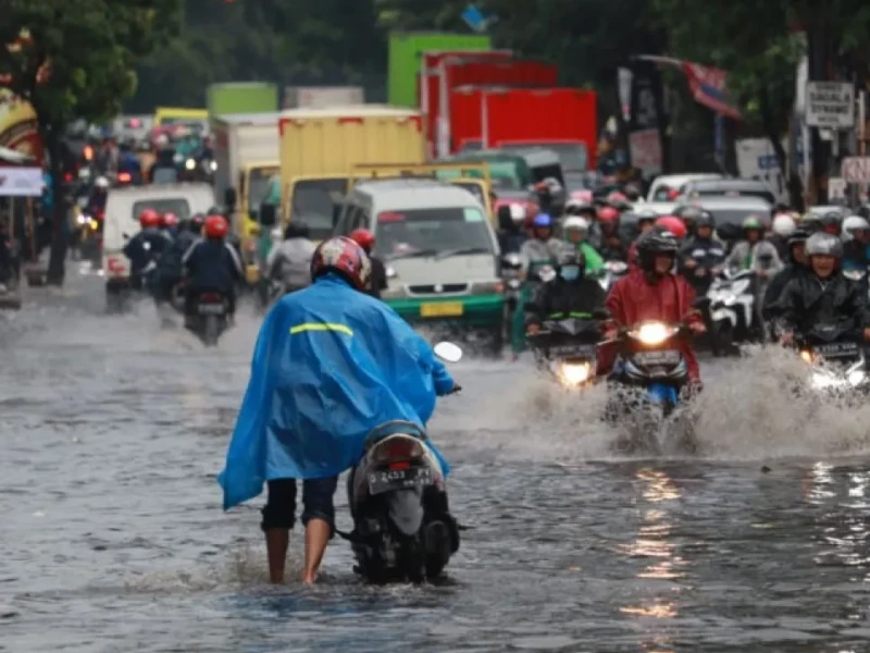 Cuaca Hari Ini: Hujan Lebat Masih Ancam Aceh, Sumut, Sumbar, dan Kota-kota Besar di Indonesia