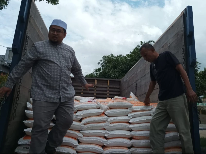 9 Ton Beras Disalurkan Asosiasi Ma’had Aly Indonesia bagi Pesantren Terdampak Bencana di Aceh