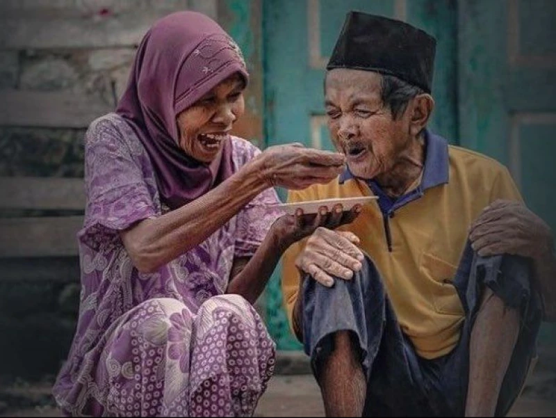 Jangan Salah Sasaran, Ini 8 Orang yang Berhak Menerima Zakat