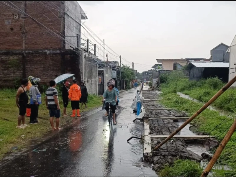 BNPB Catat 3 Kejadian Bencana dalam 48 Jam, Ribuan Warga Terdampak di Jabar dan Jatim
