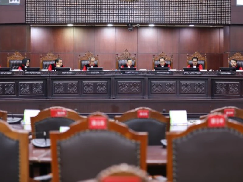 MK Tolak Gugatan Larangan Pernikahan Beda Agama