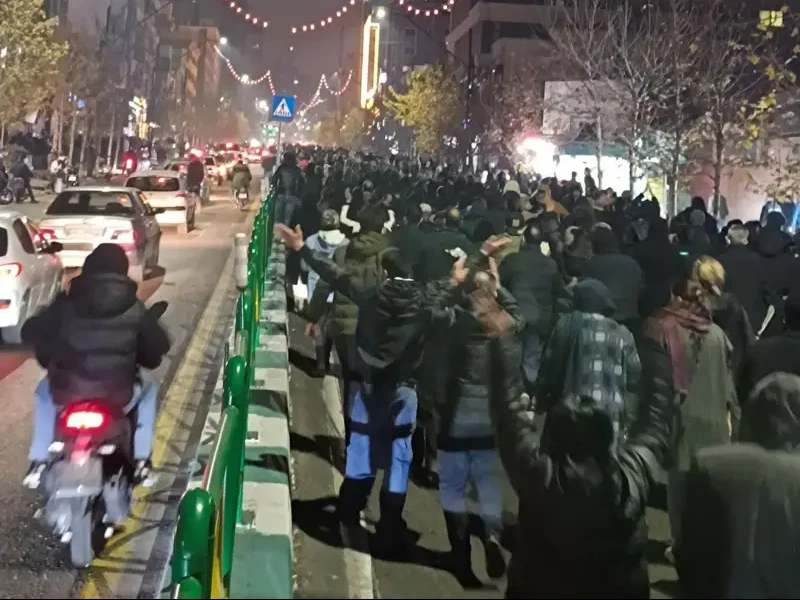 Iran Bergolak! Demonstrasi Besar-besaran Guncang Teheran dan 100 Lebih Kota Lain