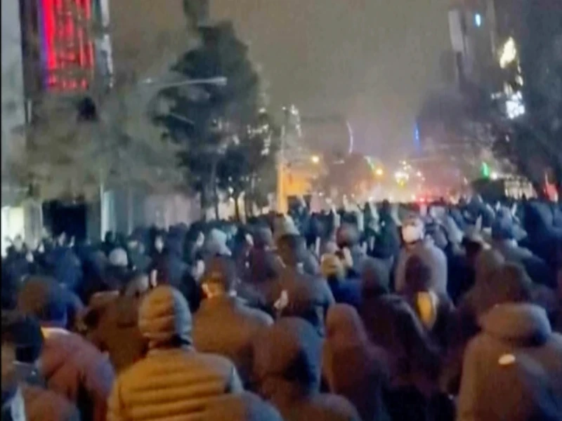 Gelombang Demonstrasi Kian Mencekam, Iran Ancam AS dan Israel jika Ikut Campur