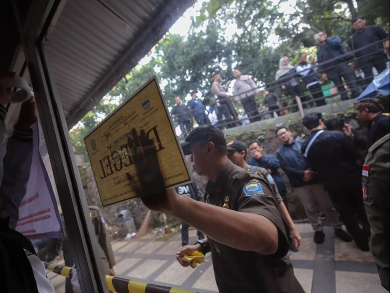 Bandung Zoo Resmi Disegel usai Izin Dicabut Kemenhut, Satpol PP Berjaga 24 Jam